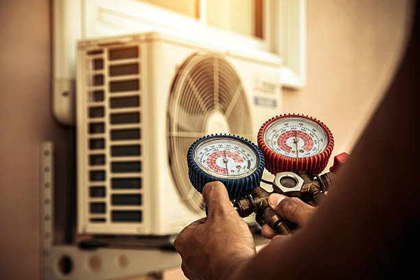 Professional Ac Installation technician working in Key Biscayne, FL